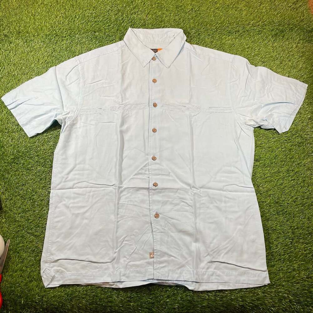 Quiksilver Button Up Short Sleeve Shirt Size L Light Blue Rayon